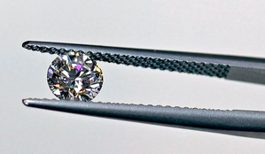 Canada announces additional ban on imports of Russian diamonds