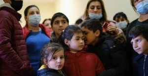 Ethnic Armenian refugees flee Nagorno-Karabakh