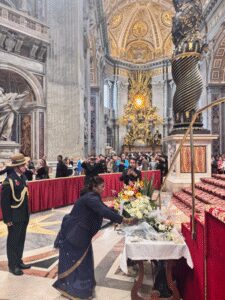 President Droupadi Murmu pays homage to Pope Francis President Droupadi Murmu pays homage to Pope Francis