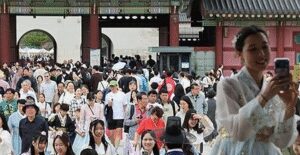 South Korean govt pushes system to allow foreigners to use public transit with credit cards