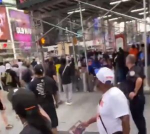 One injured in Times Square shooting in New York City